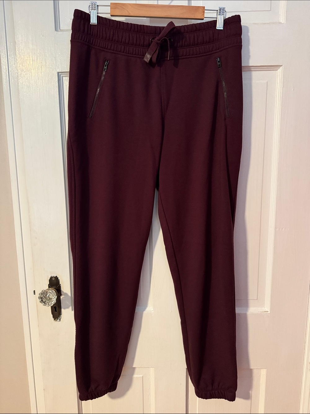 Athleta Bounce Back Jogger Burgundy Size MT